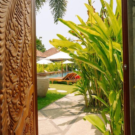Nomada Villas Kuta  Esterno foto