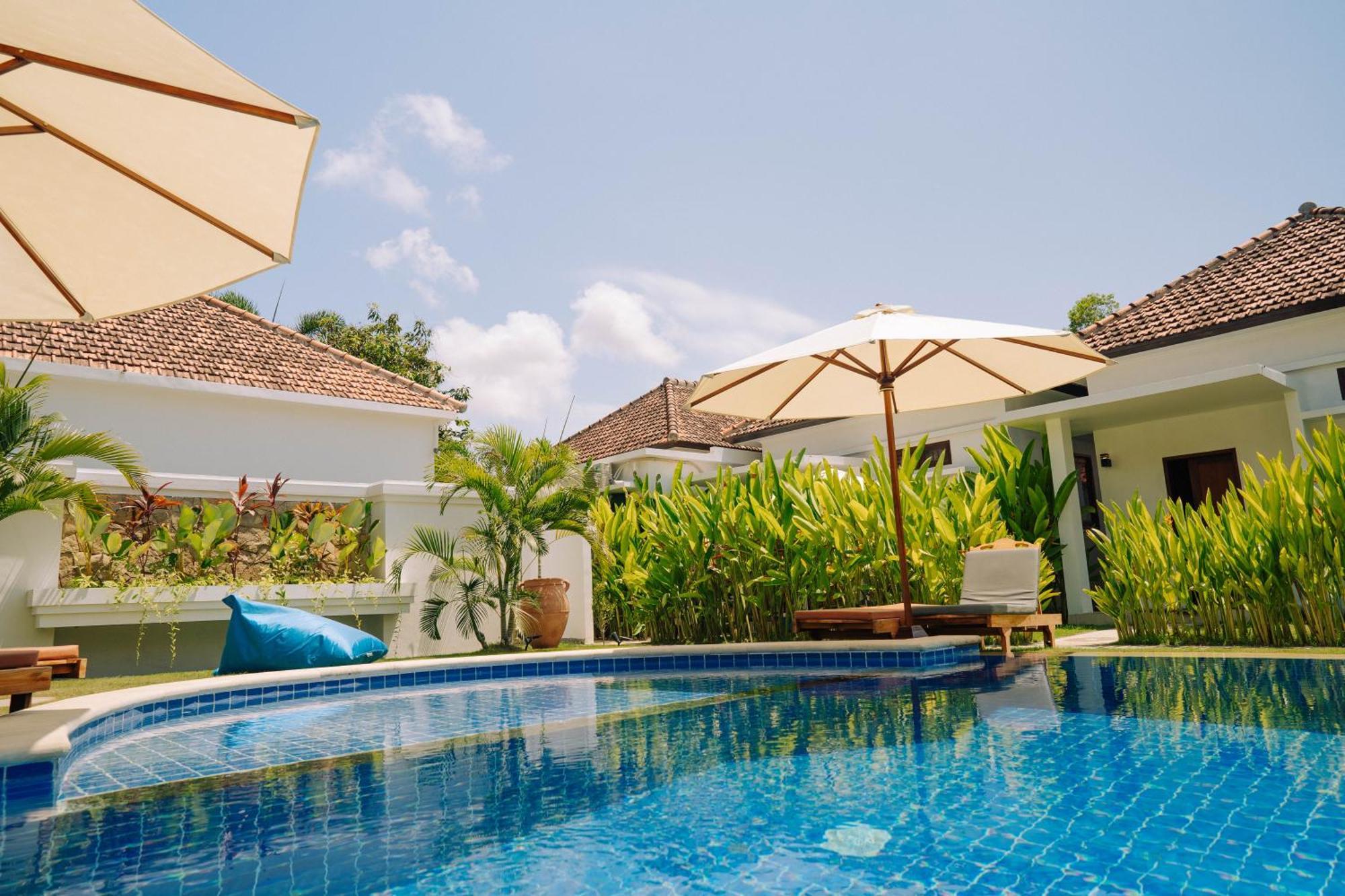 Nomada Villas Kuta  Esterno foto