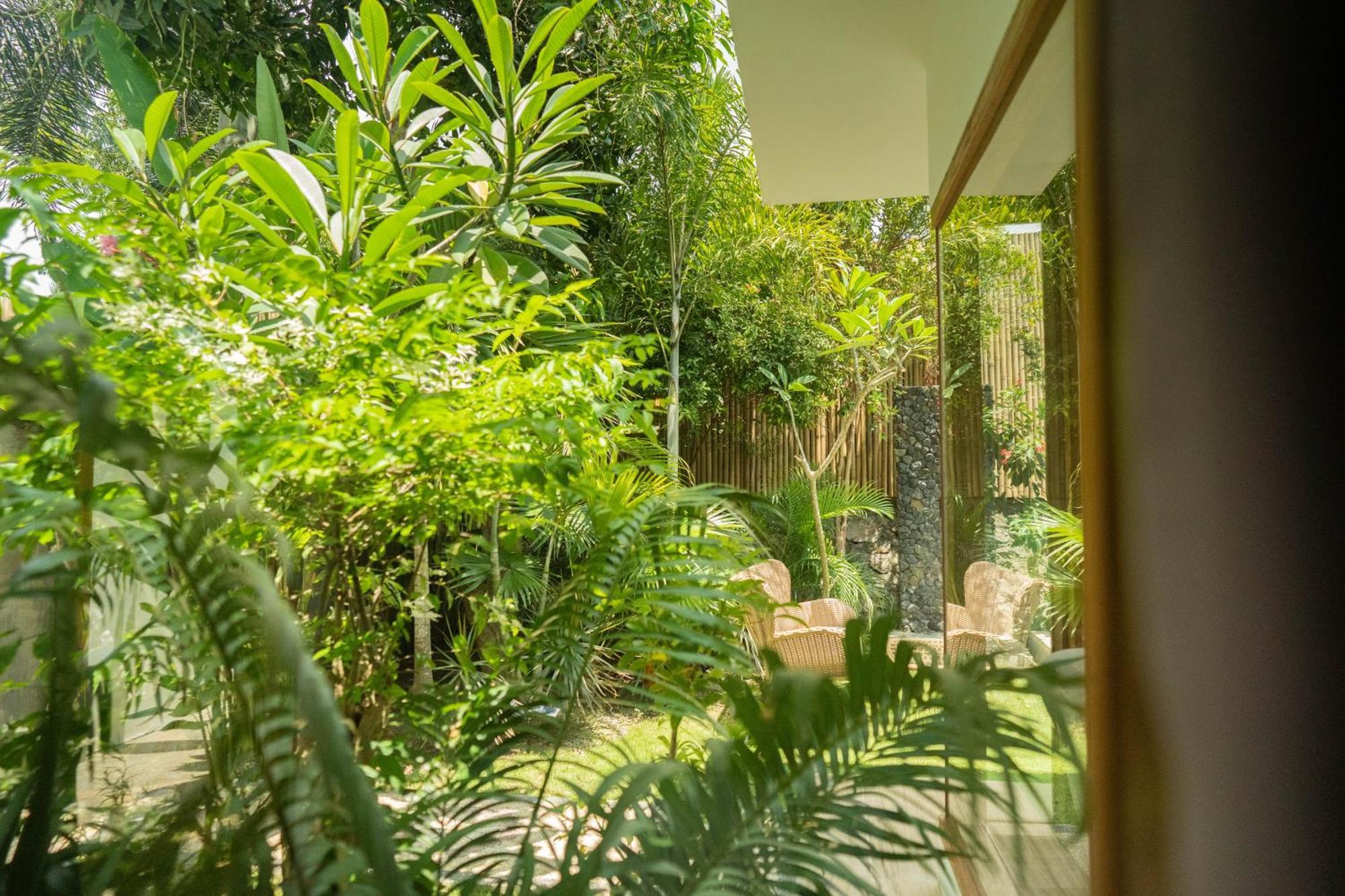 Nomada Villas Kuta  Esterno foto
