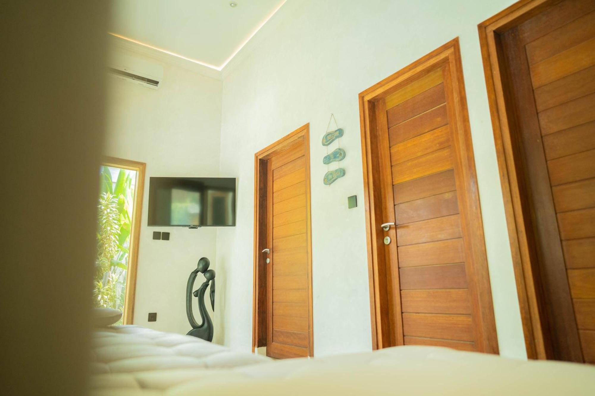 Nomada Villas Kuta  Esterno foto