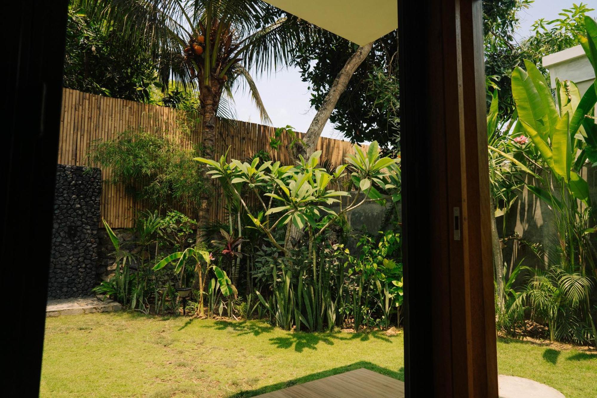 Nomada Villas Kuta  Esterno foto