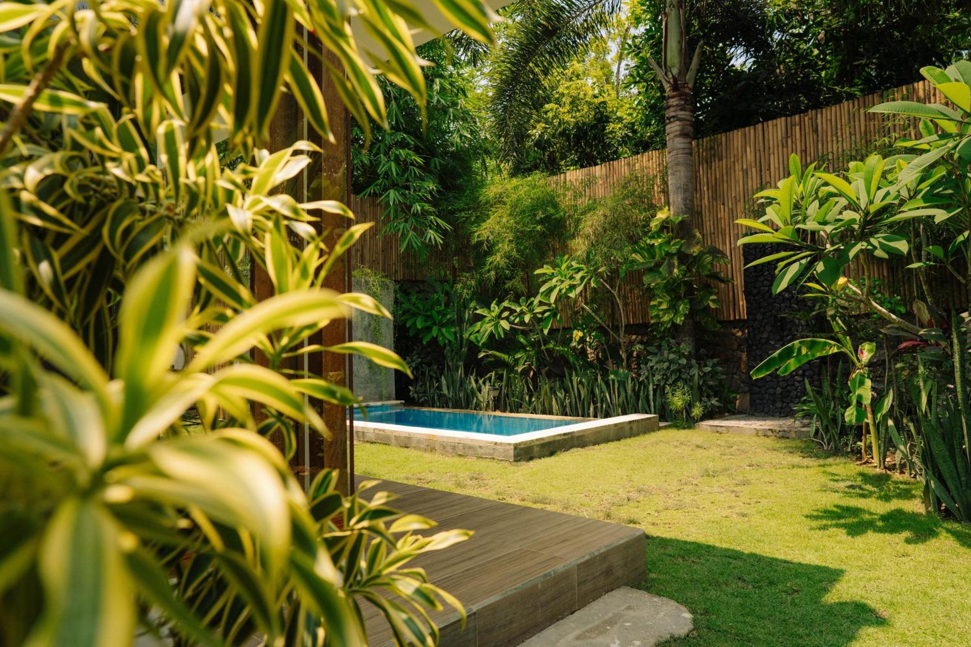 Nomada Villas Kuta  Esterno foto
